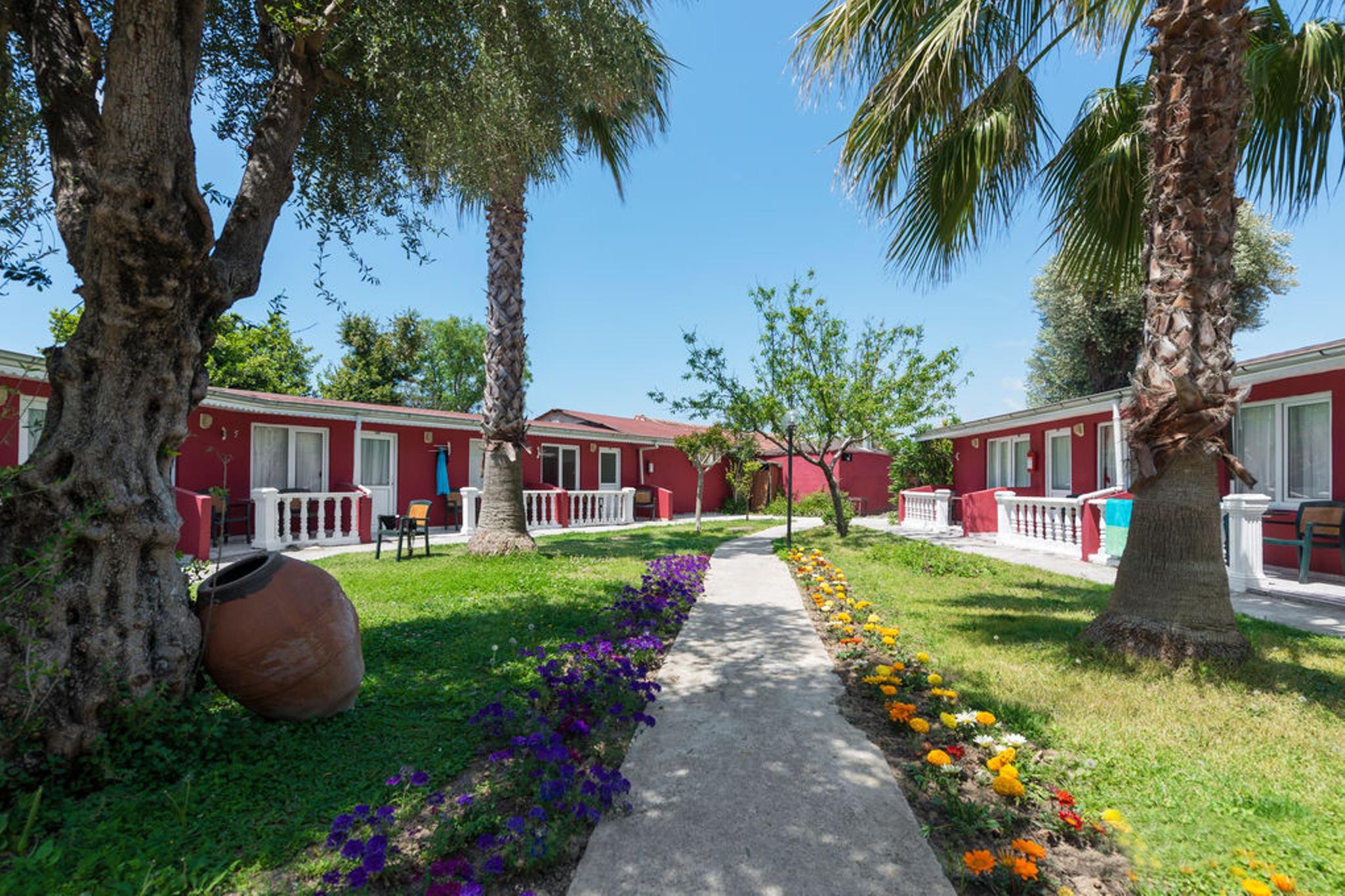 Altinkum Bungalows Side Exterior photo