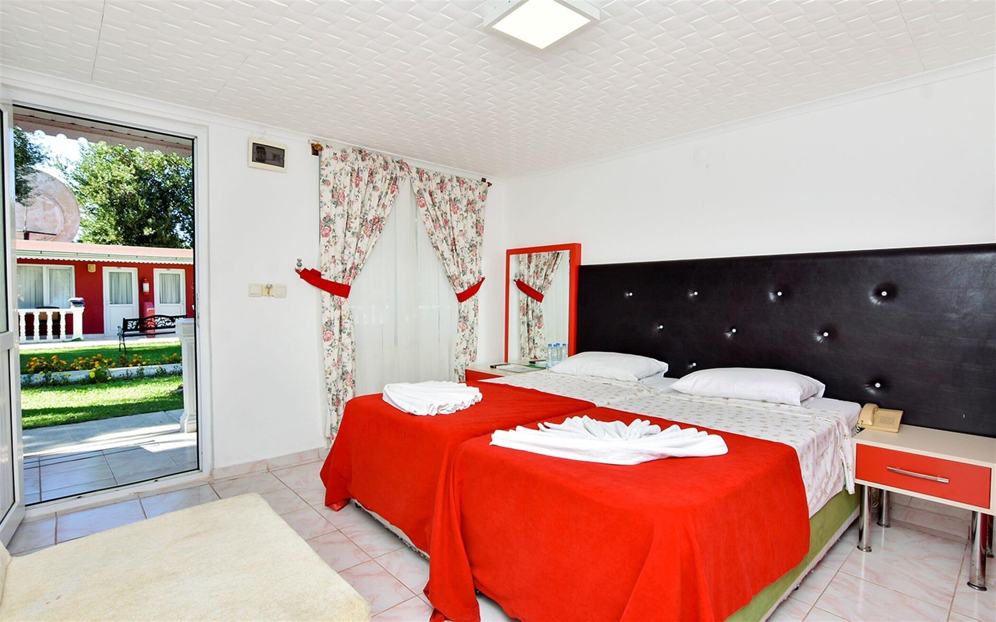 Altinkum Bungalows Side Exterior photo
